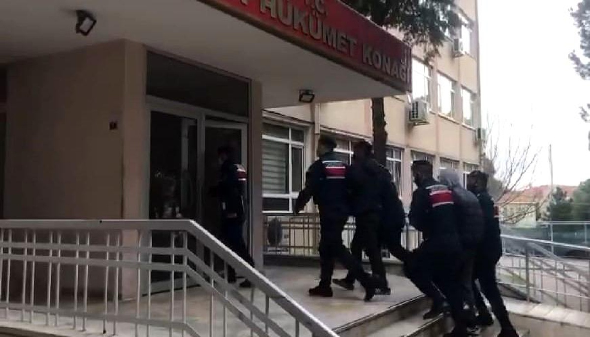 Son dakika haber: Enerji nakil ve kablo hırsızı gençler suçüstü yakalandı
