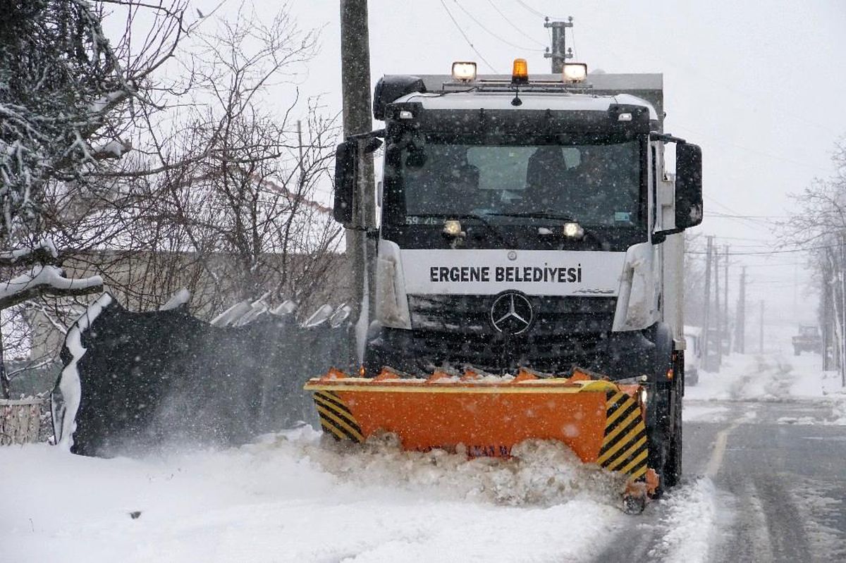 Ergene Belediyesinden kar mesaisi