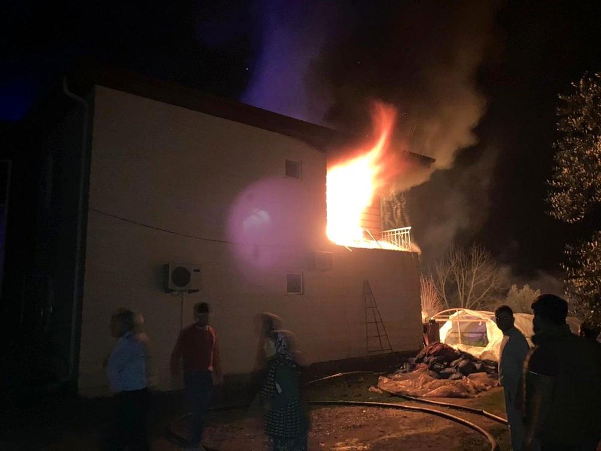 Son dakika haberi | Kalorifer kazanından çıkan yangın evi kullanılamaz hale getirdi