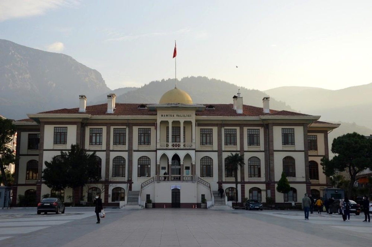 Manisa\'da sokağa çıkma kısıtlamasına uymayanlara ceza