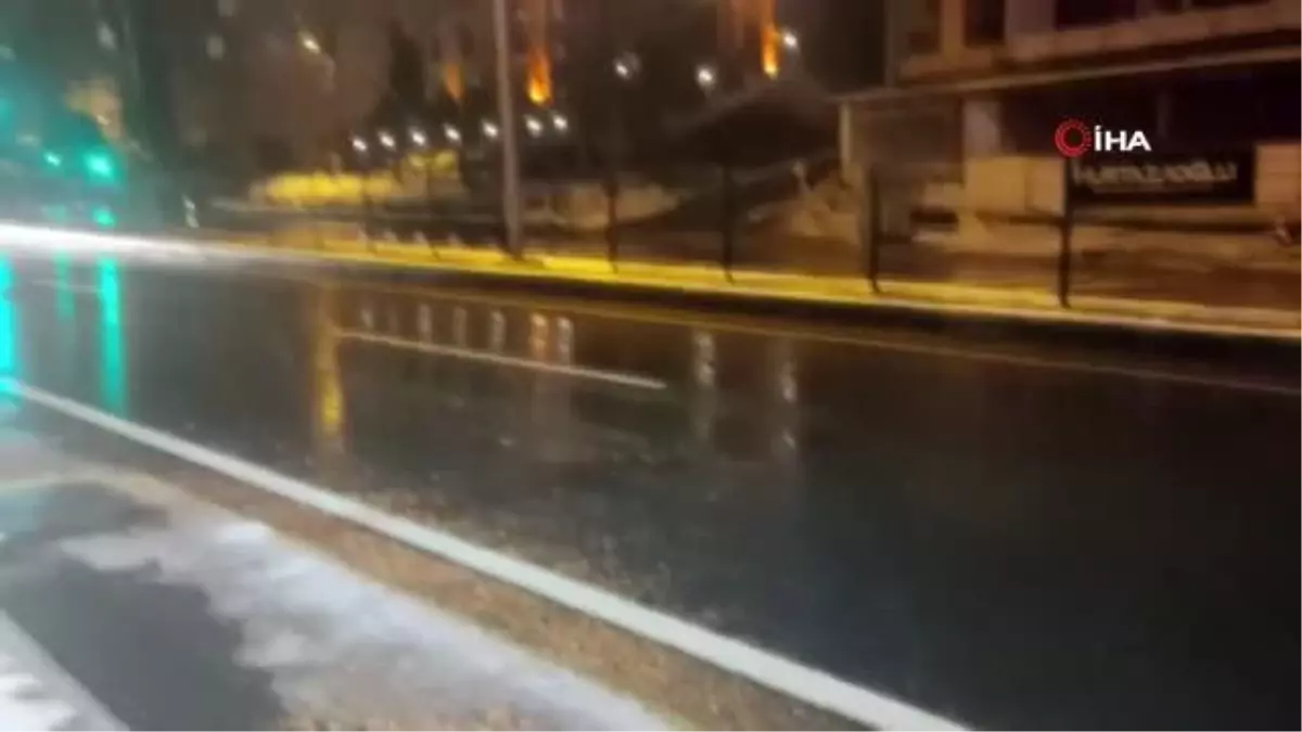 Son dakika haber: Polisten kaçıp aracı ile belediye binasına daldı, havalandırma boşluğunda yakalandı