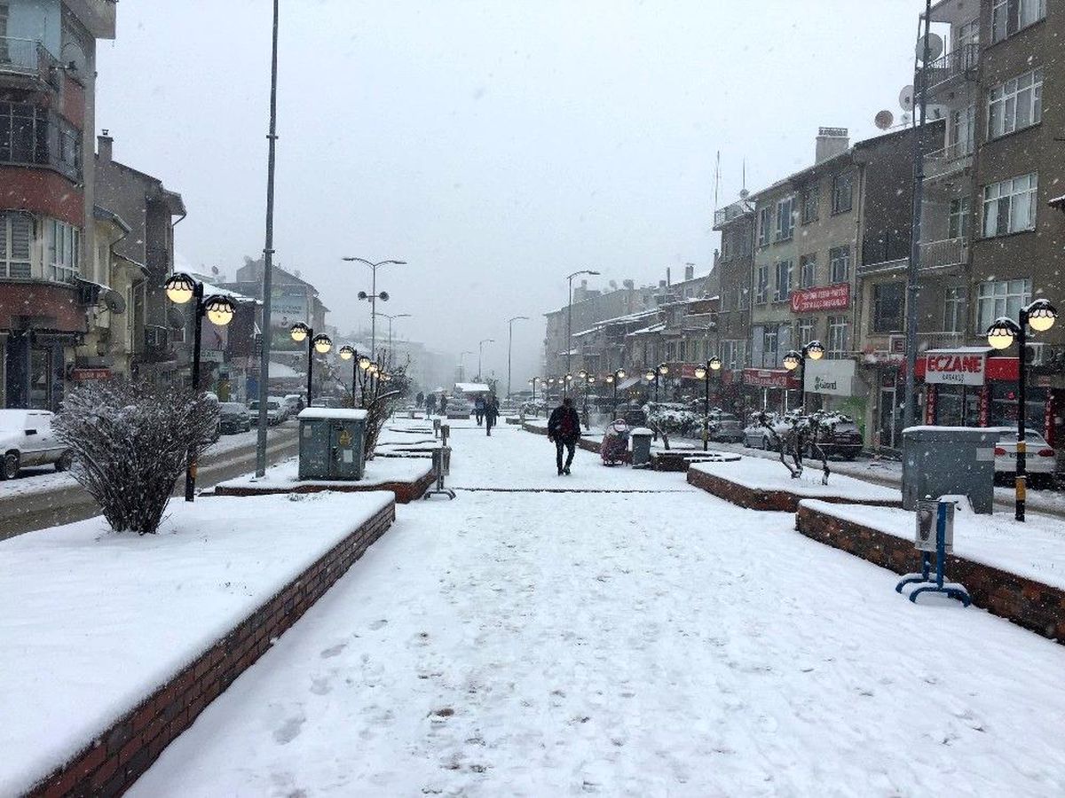 Tosya halkı güne kar ile başladı