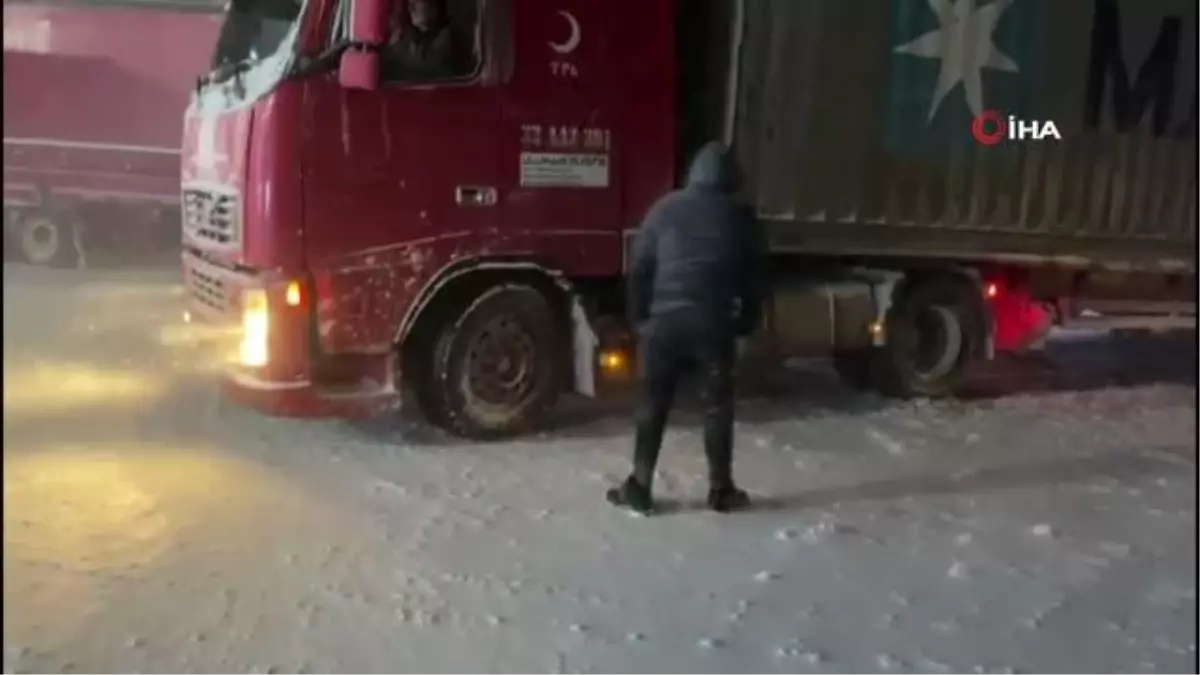 Adana- Ankara otoyolunda kar ve tipi trafiğini olumsuz etkiledi