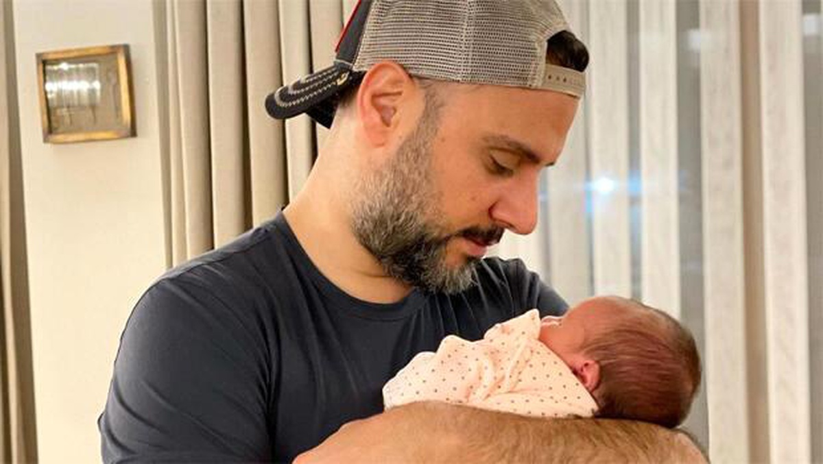 Alişan ve Eliz\'den yeni fotoğraf: Kız babası olmak kolay değil!