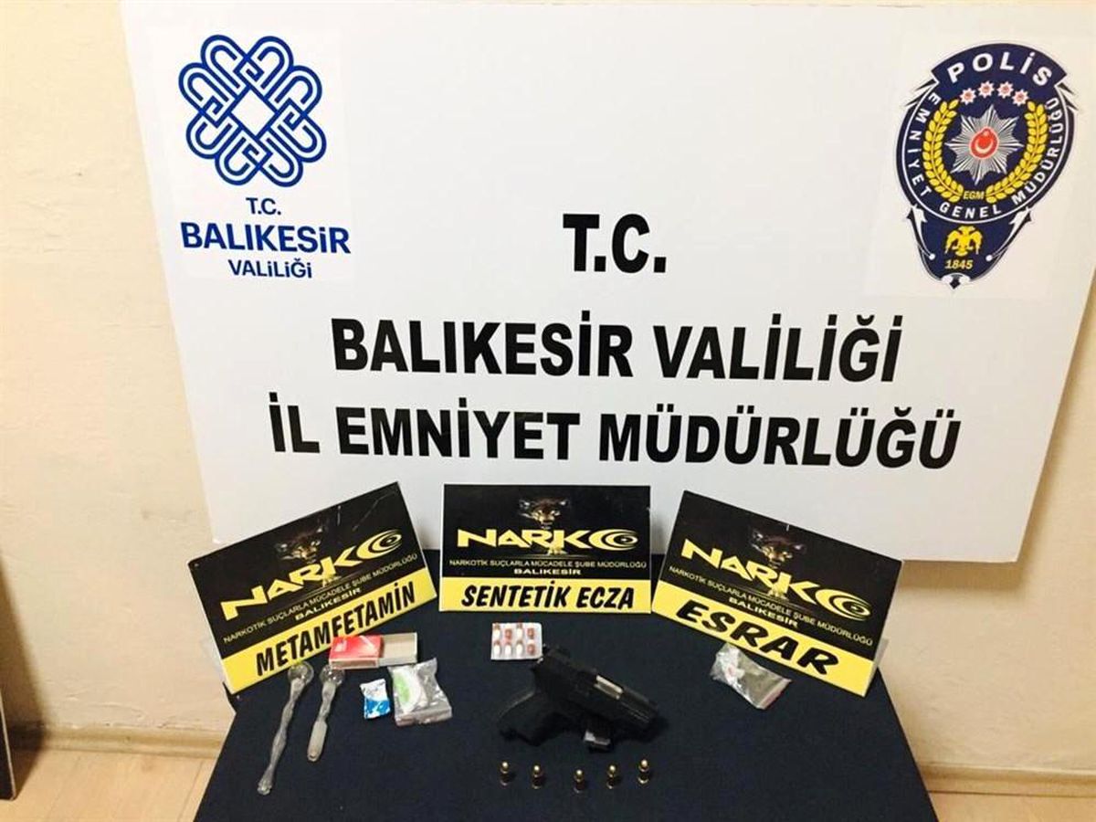 Son dakika: Balıkesir\'de polisten 11 şahsa uyuşturucu operasyonu