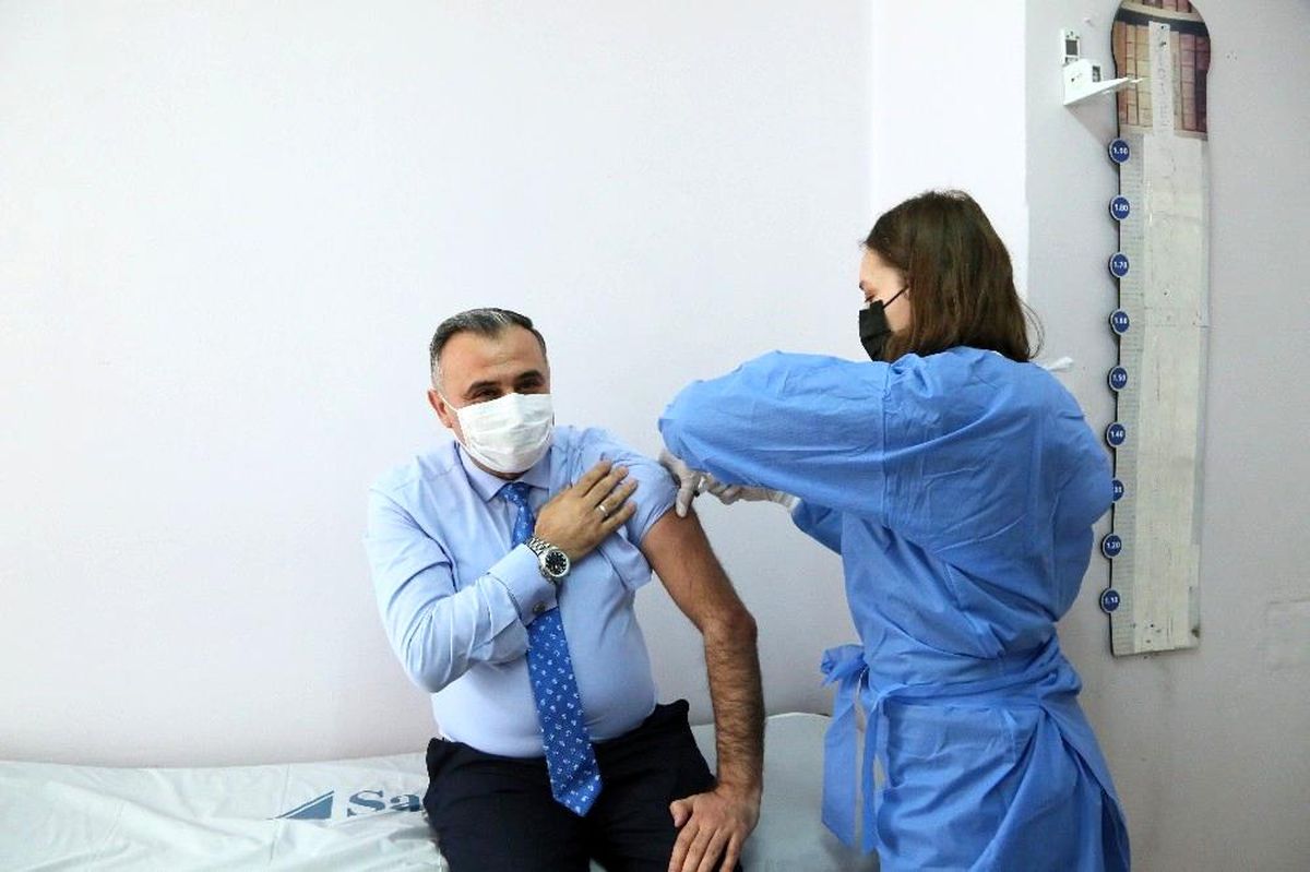 Başkan Cabbar korona virüs aşısı oldu