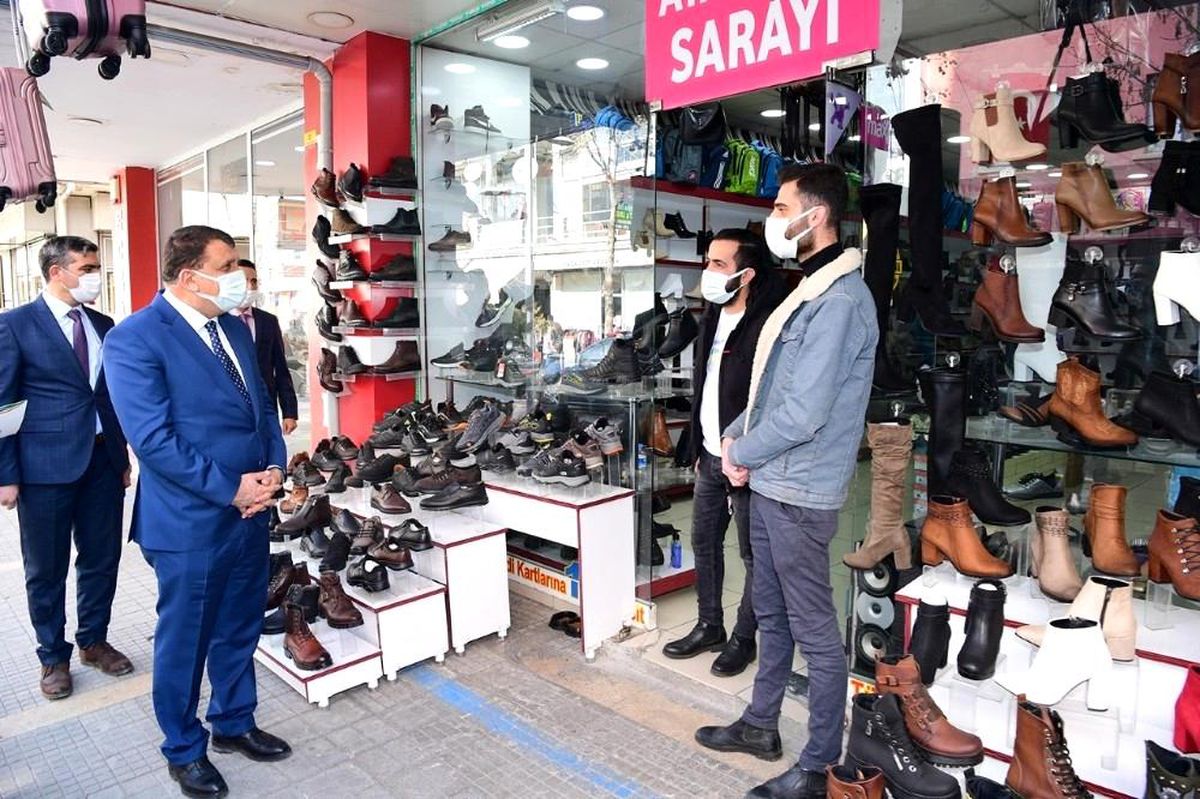 Başkan Gürkan esnafları ziyaret etti