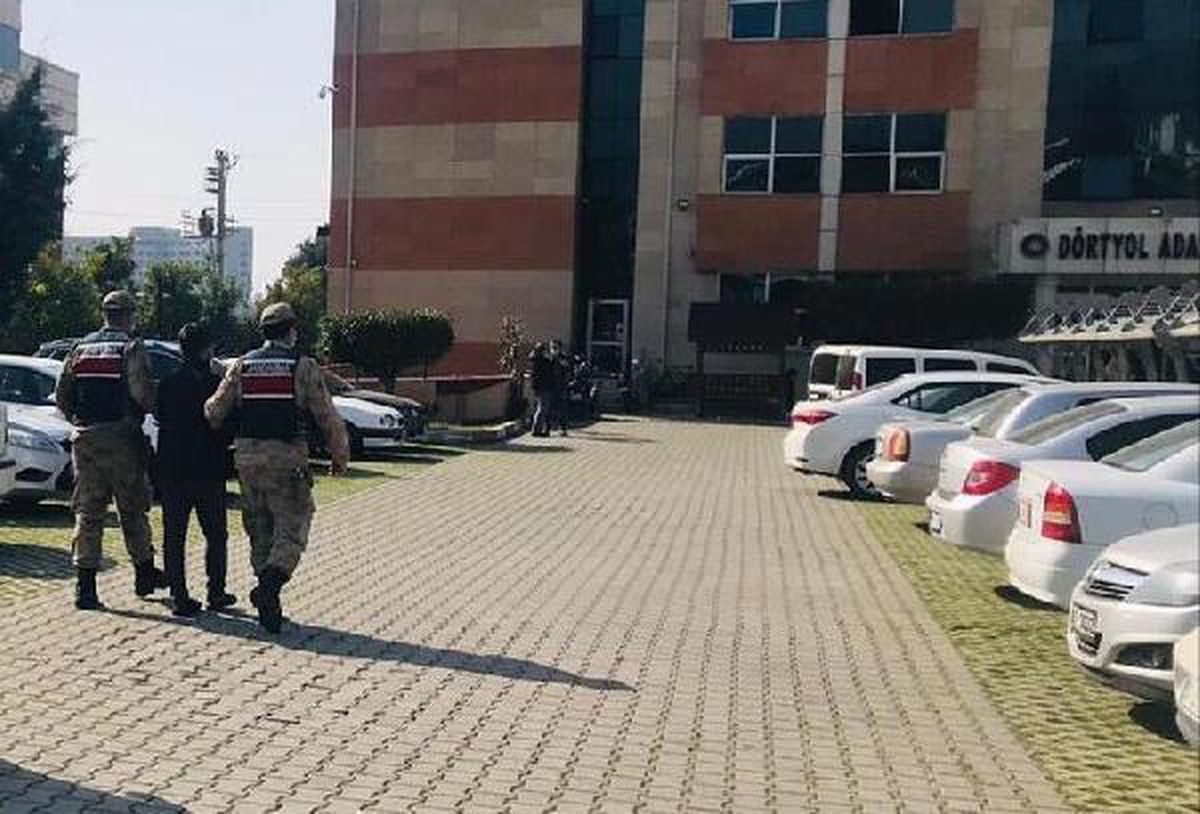 Bombalı eylem hazırlığındaki PKK\'lı terörist Hatay\'da yakalandı