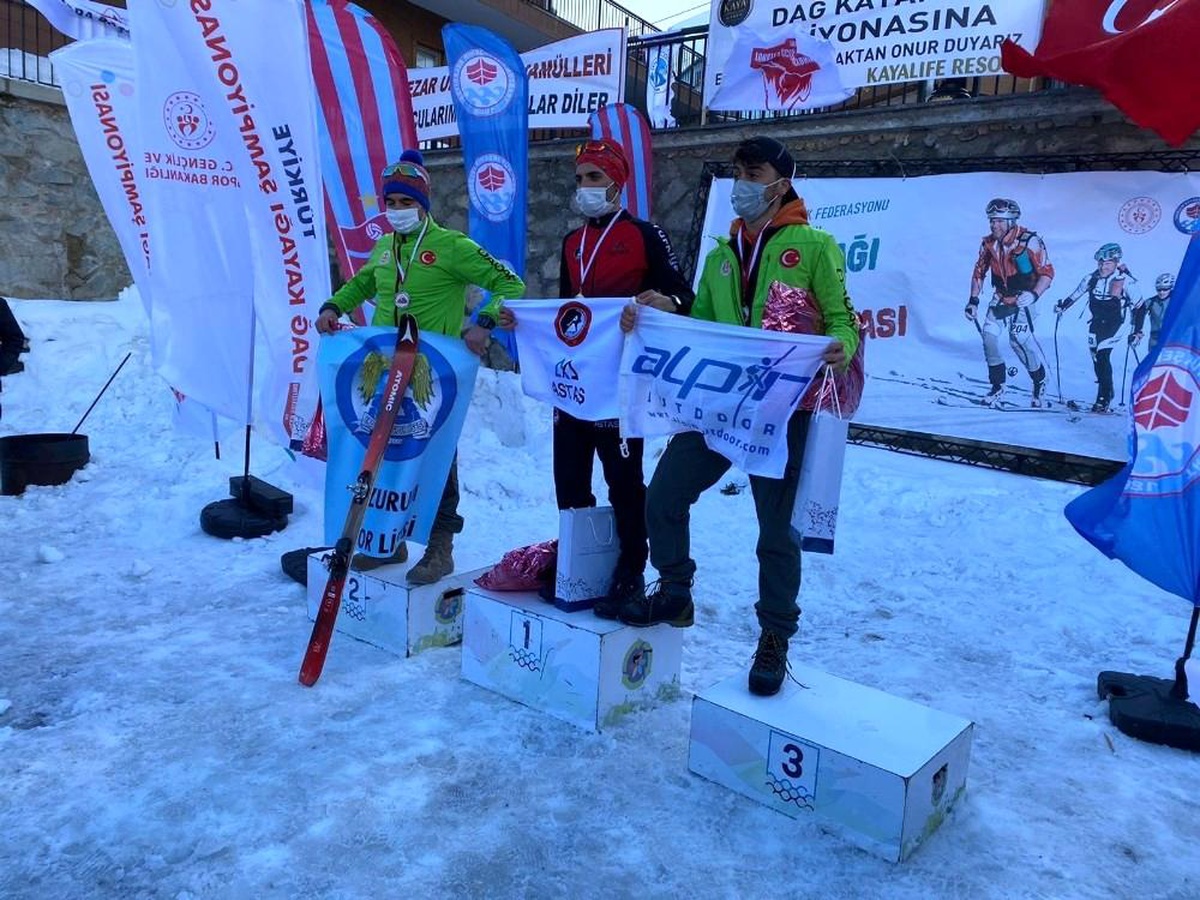 Dağ Kayağı\'nda gelenek değişmedi