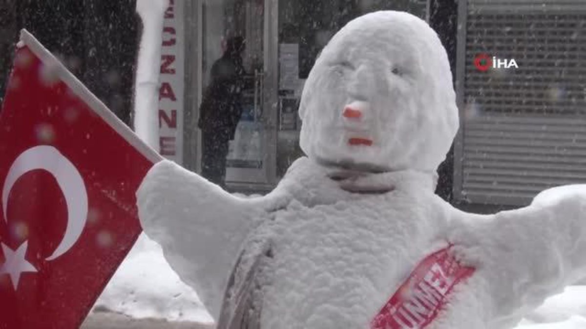 Esnafın kardan adam sevgisi