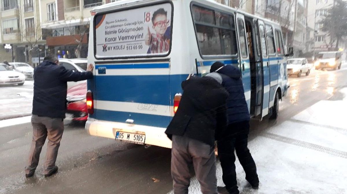 Kar yağışı zor anlar yaşattı