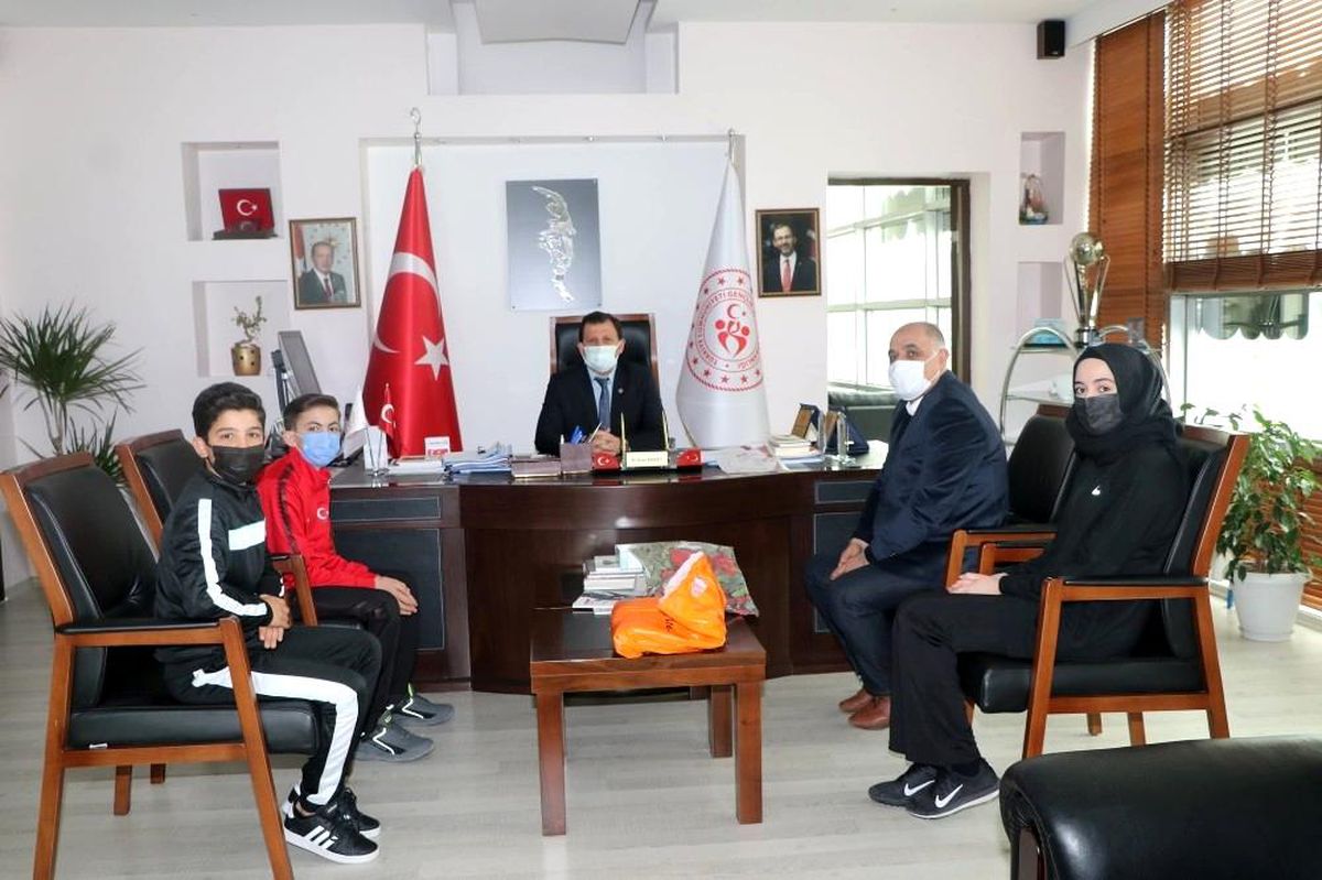 Karatecilerden Kabakcı\'ya ziyaret