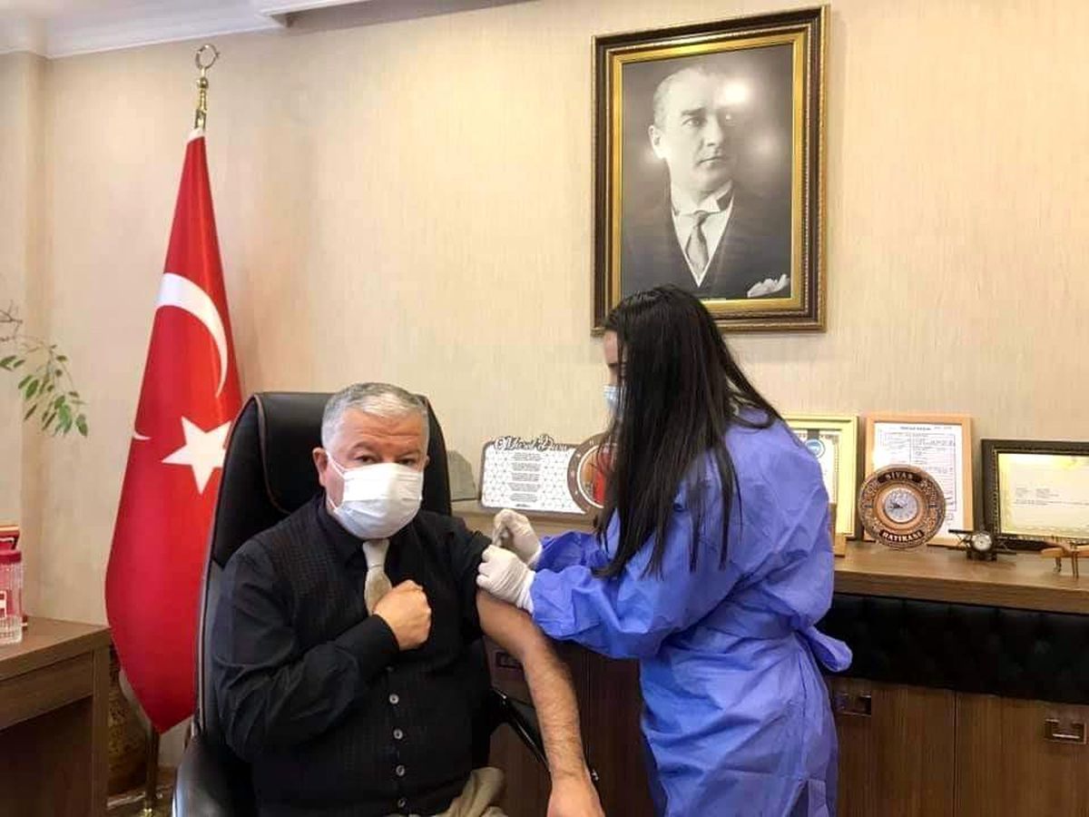 Kaymakam Murat Duru korona virüs aşısı oldu
