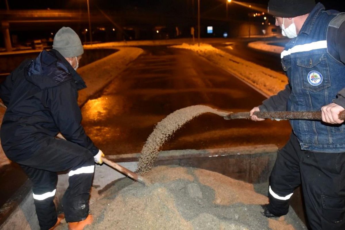 Kdz. Ereğli\'de yollar tuzlanıyor