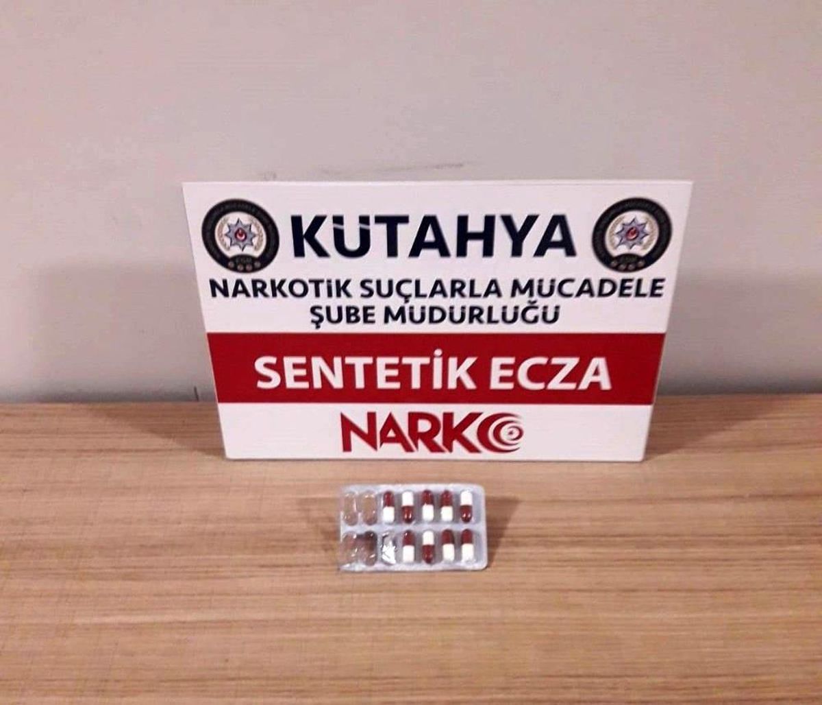 Kütahya\'da bir yolcunun üzerinde uyuşturucu hap ele geçirildi