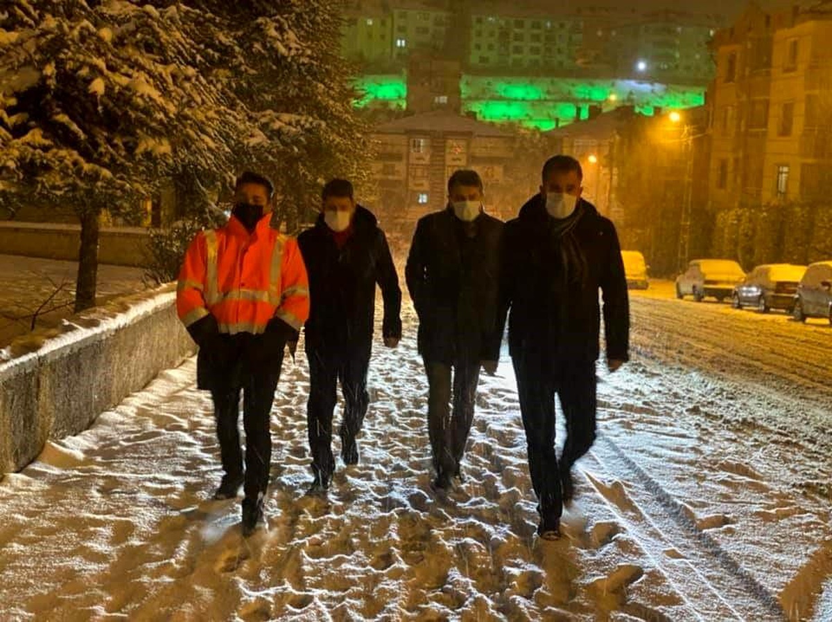 Pursaklar Belediyesi\'nden gece gündüz yoğun mesai