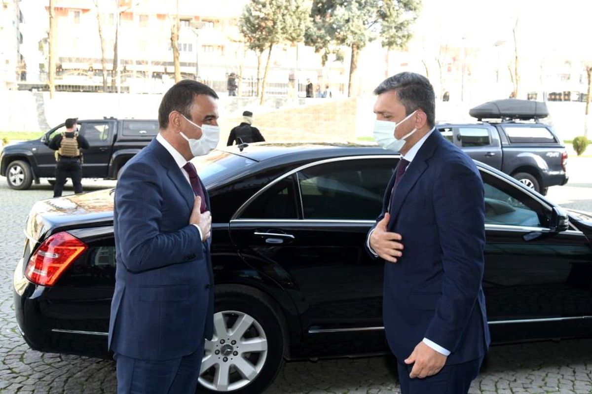 Siirt Valisi Hacıbektaşoğlu, Batman Valisi Şahin\'e nezaket ziyaretinde bulundu
