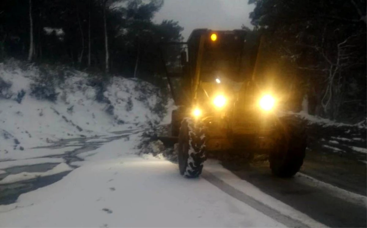 Soma\'da karla mücadele devam ediyor