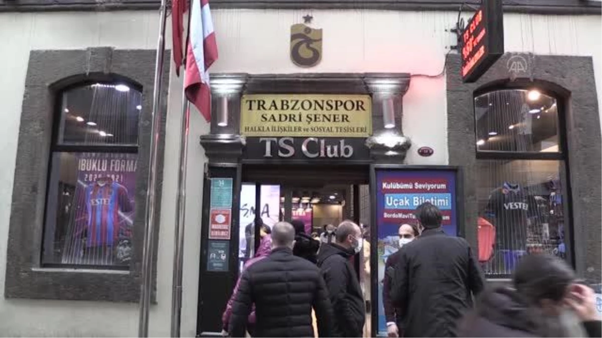 Trabzonspor kasketleri yok sattı