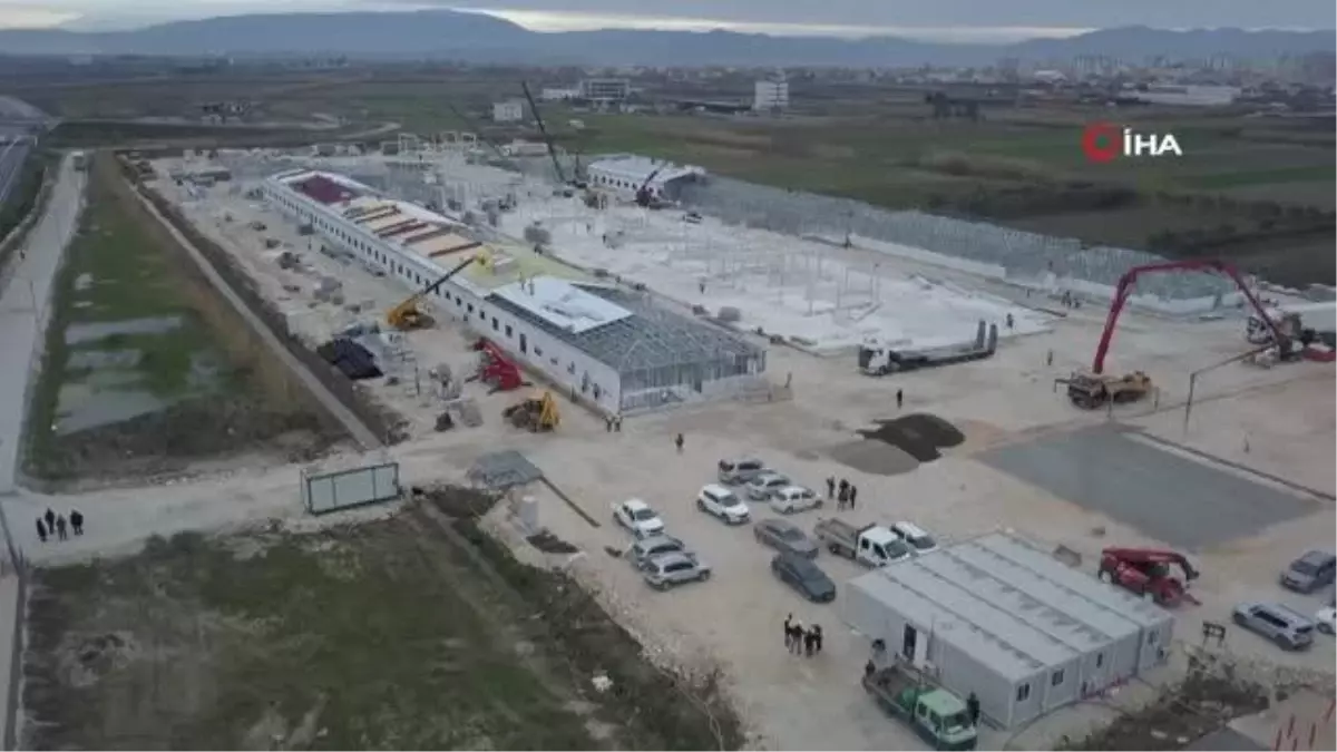 Büyükelçi Yörük'ten Türkiye tarafından Arnavutluk'ta inşa edilmekte olan hastaneye ziyaret