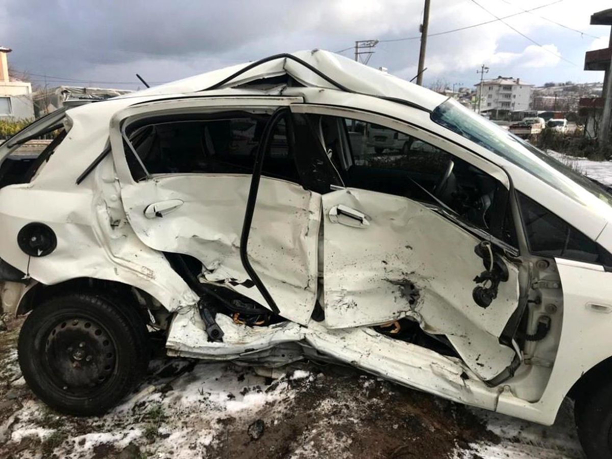 Çınarcık\'ta trafik kazası: 2 yaralı