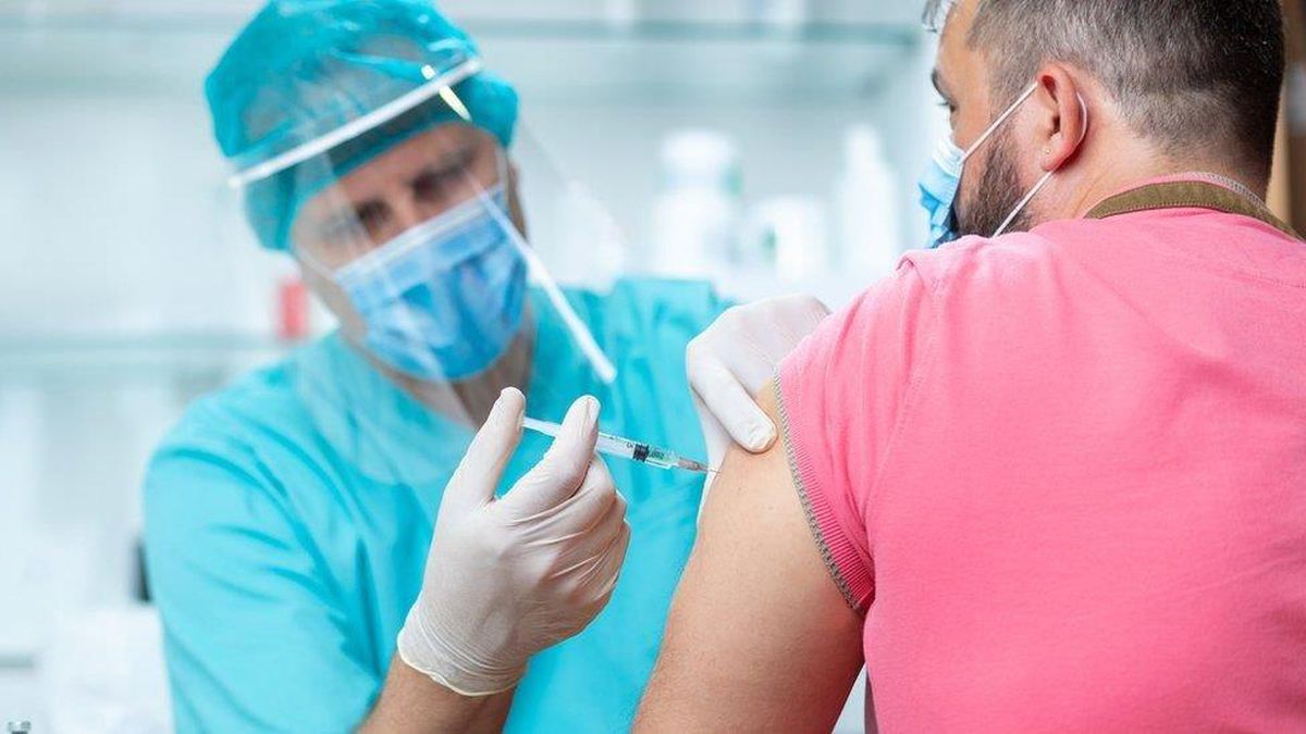 Covid: İngiltere\'deki klinik denemelerde genç gönüllülere koronavirüs bulaştırılacak