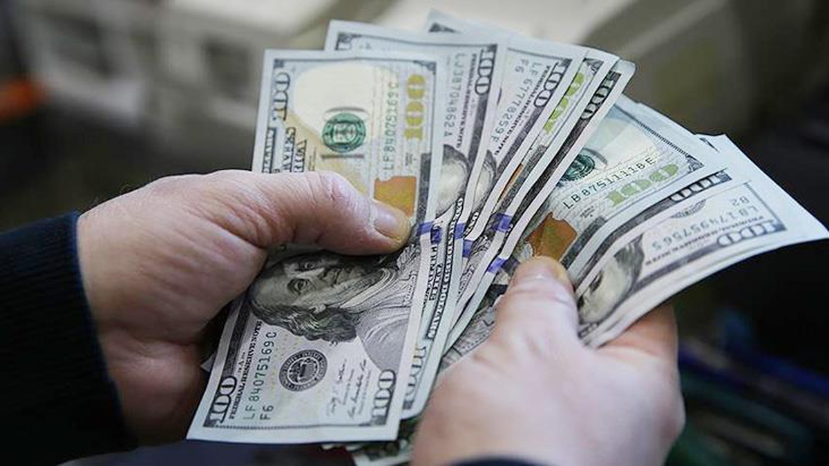 Güne yükselişle başlayan dolar 7,03 seviyelerinden işlem görüyor