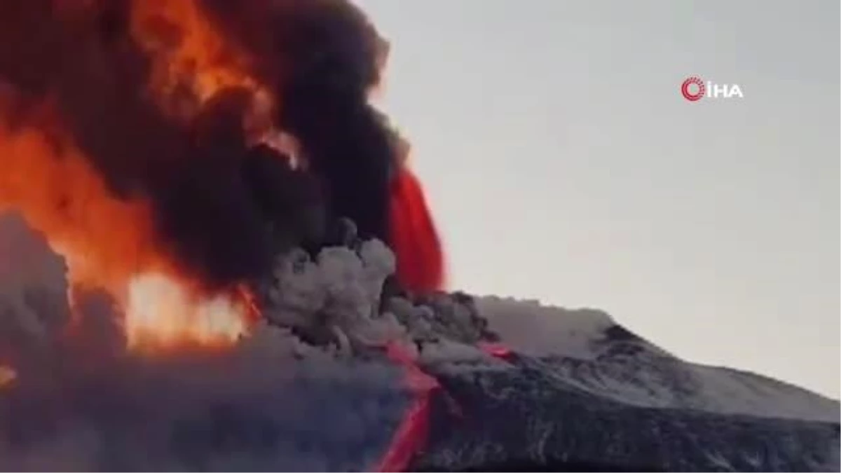 Etna Yanardağı yeniden faaliyete geçti