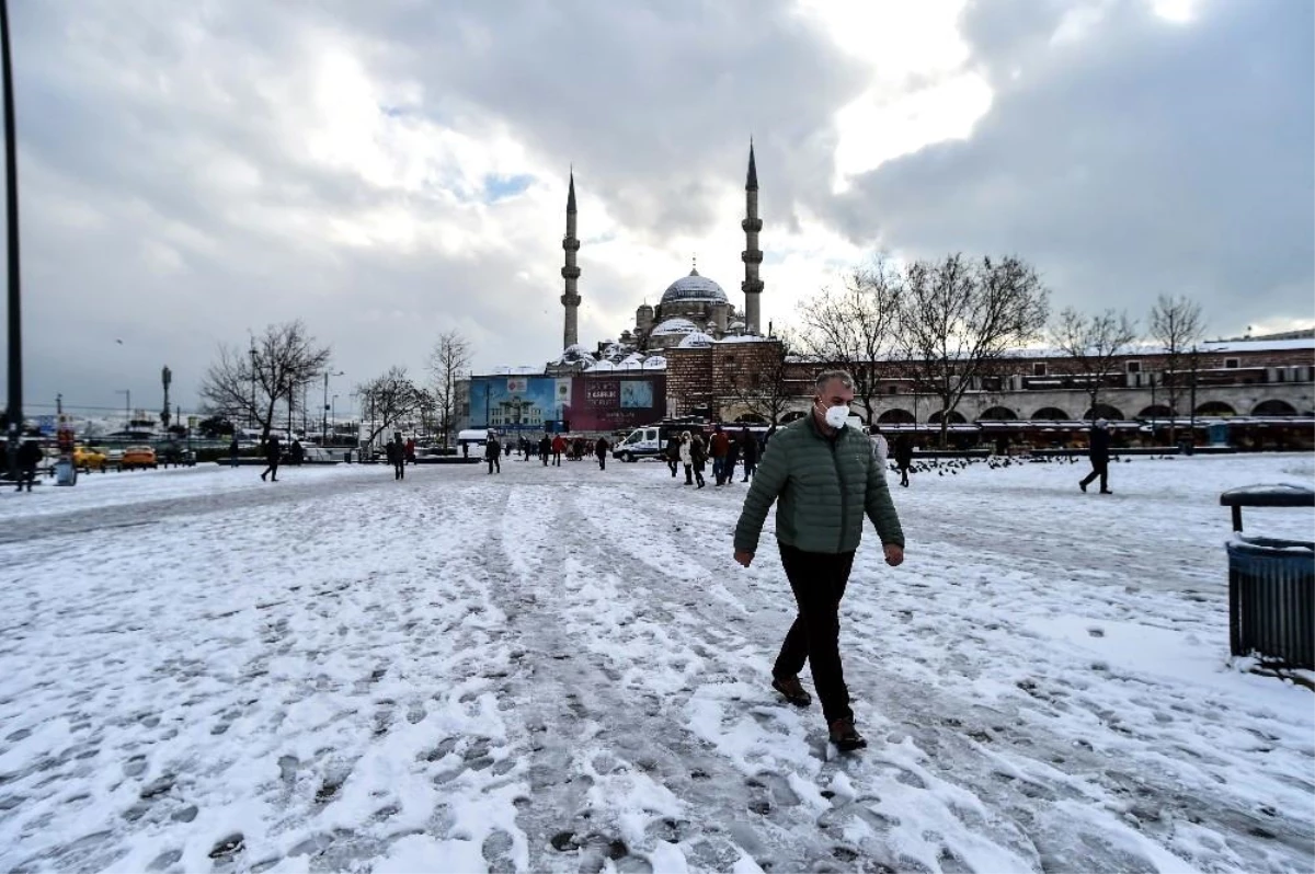 Fotoğraflarla İstanbul\'da kar esareti