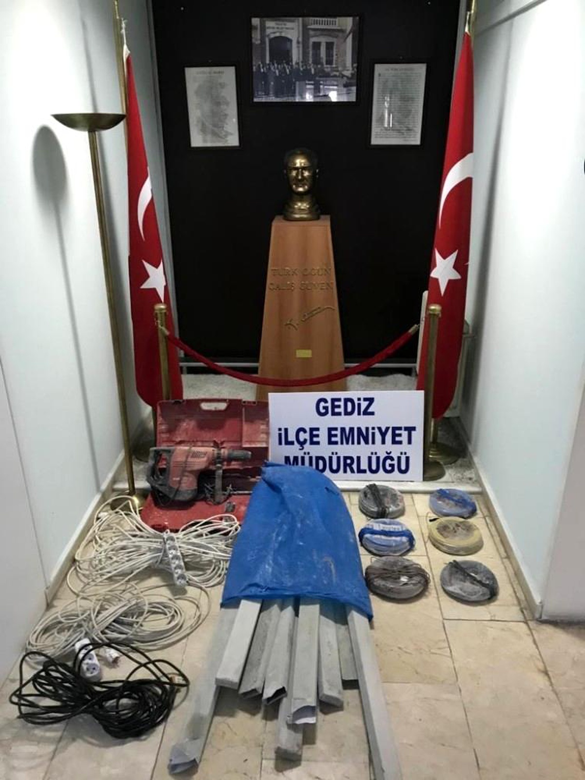 Gediz\'de inşaat malzemesi çalan şahıs gözaltına alındı