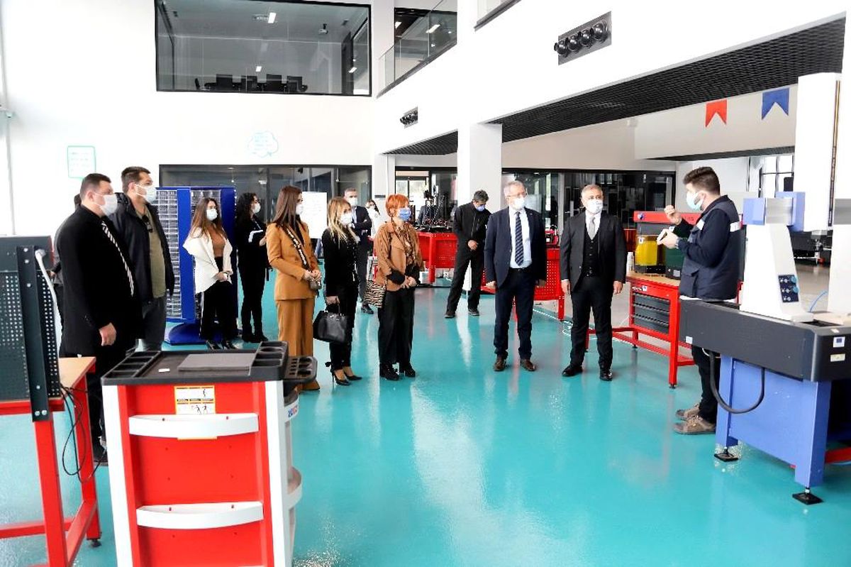 Mersin\'deki \'Model Fabrika\' sanayicilerin ilgisini çekiyor