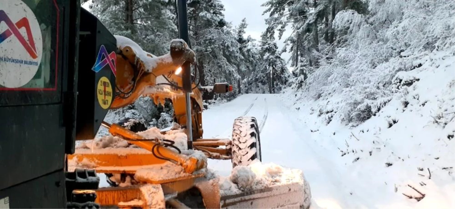 Mersin\'in yüksek kesimlerinde karla mücadele çalışmaları sürüyor