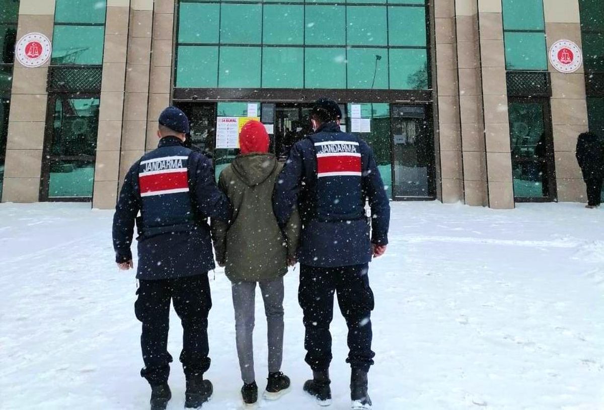 Nevşehir\'de 3 yıl 4 ay hapis cezası ile aranan 2 şüpheli yakalandı