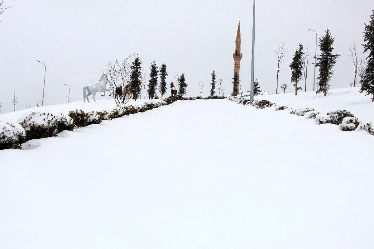 Nevşehir\'de kar kalınlığı 22 cm olarak ölçüldü