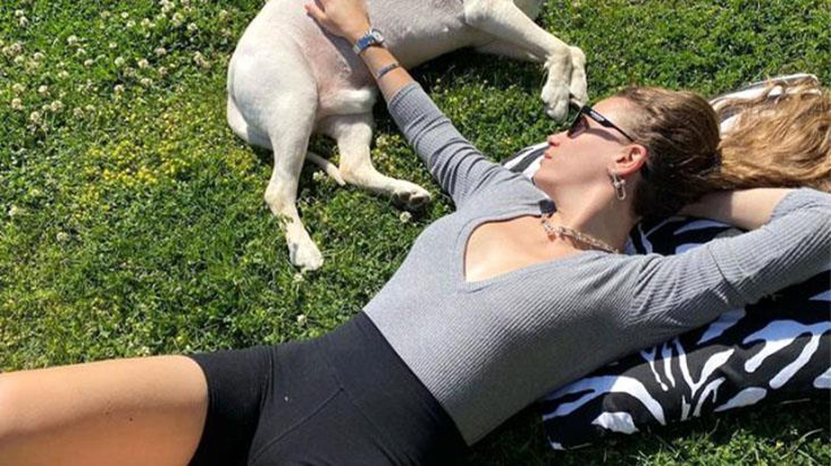 Serenay Sarıkaya\'nın Maldivler tatilinden makyajsız doğal pozu mest etti