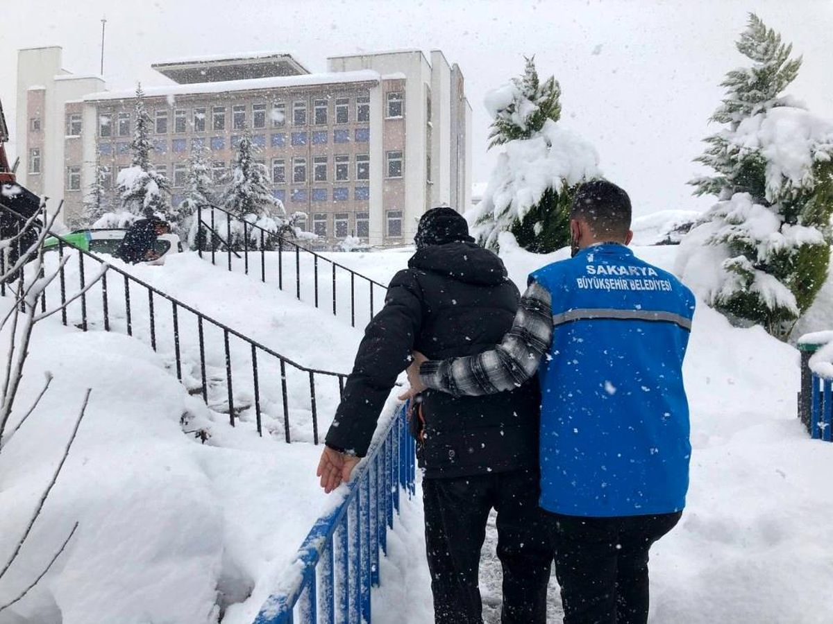 Yaşlıların ihtiyaçları Büyükşehir tarafından karşılanıyor