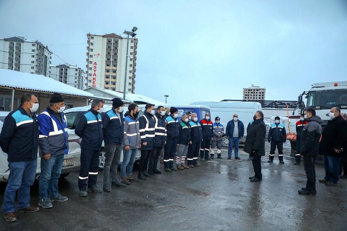 Başkan Yalçın\'dan karla mücadele ekiplerine ziyaret