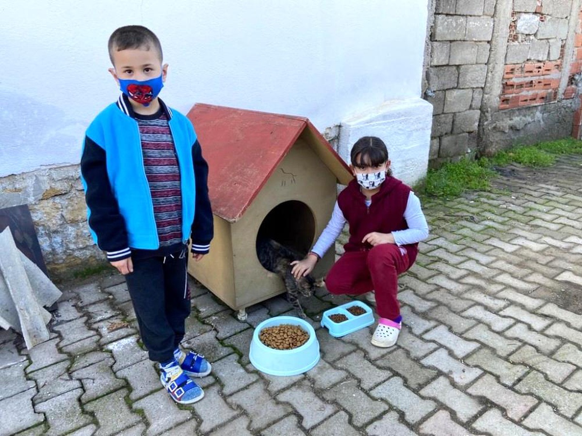 Burhaniye Belediyesi küçük Yaren\'i sevindirdi