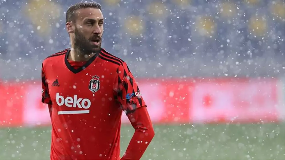 Cenk Tosun, Beşiktaş\'a geri dönmek için Fenerbahçe\'den gelen 2 teklifi de reddetti