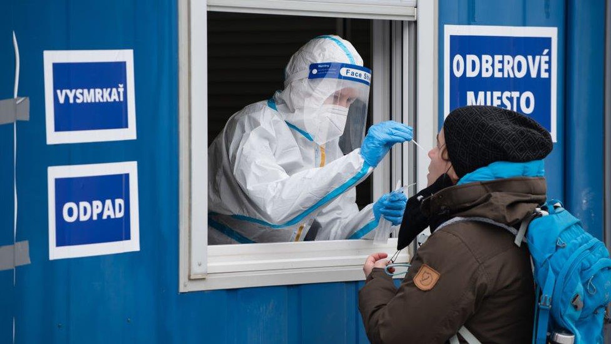 Covid - Slovakya AB\'den acil yardım talep etti: Vakalardaki artışla baş edemiyoruz
