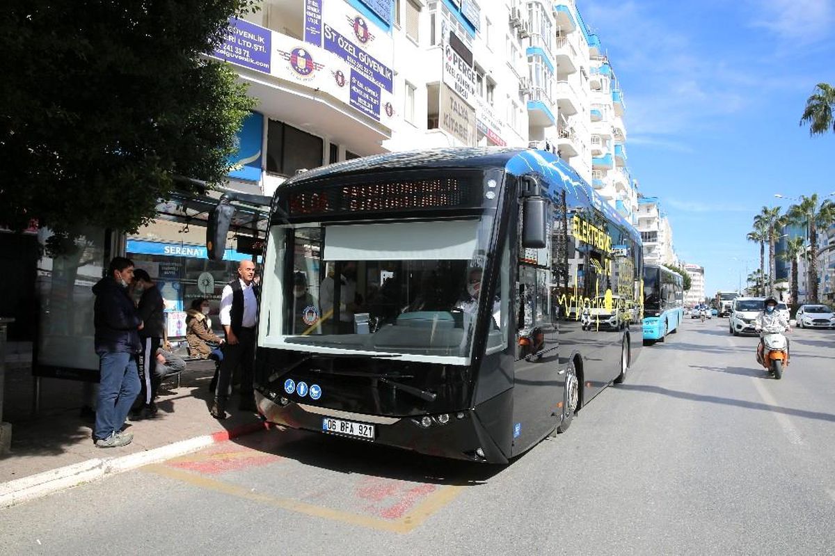 Elektrikli otobüsün test sürüşleri sürüyor