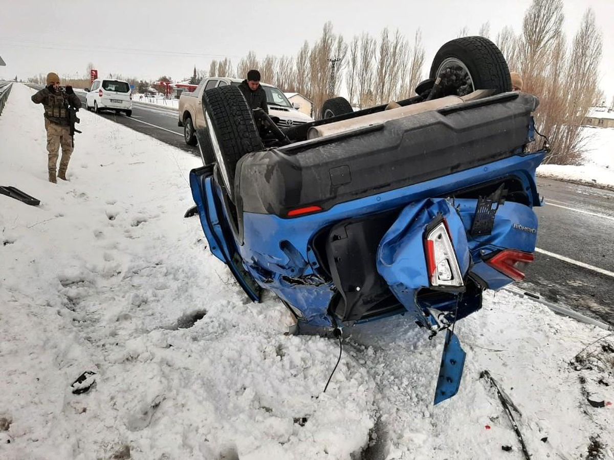 Eleşkirt\'te trafik kazası, 1 yaralı