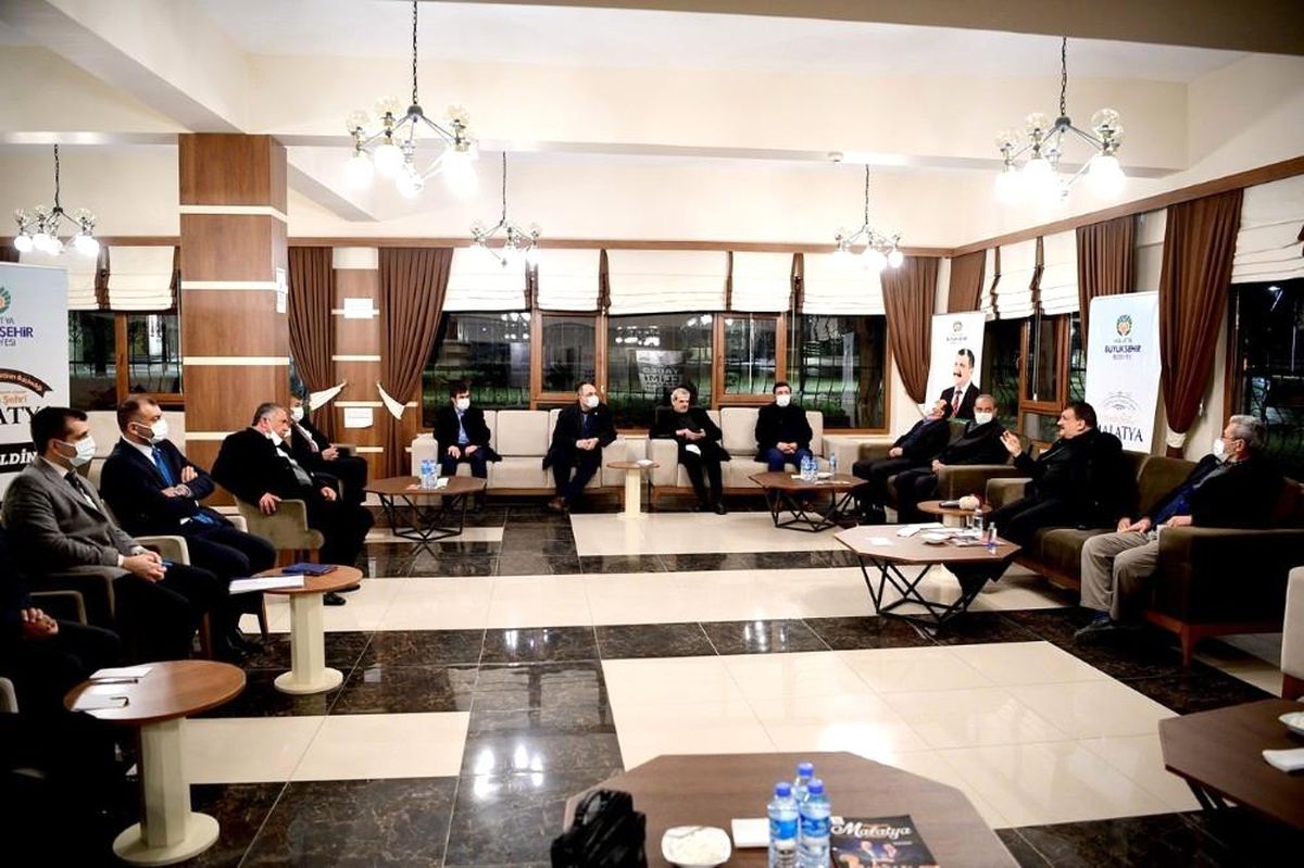 Gürkan muhtarlarla bir araya geldi