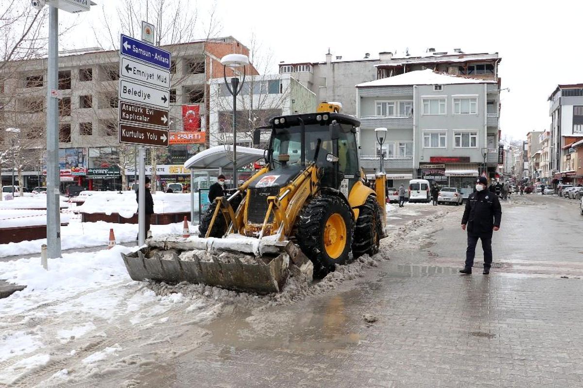 Havza Belediyesi\'nde 24 saat kar mesaisi