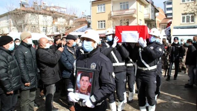 Kalbine yenik düşerek şehit olan Barak, son yolculuğuna uğurlandı