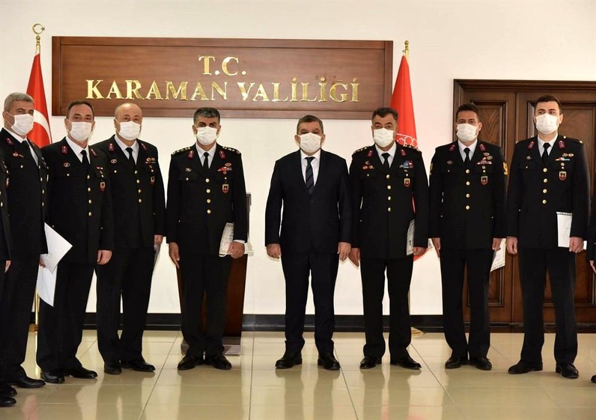 Son dakika haber: Vali Işık, jandarma personelini başarı belgesi ile ödüllendirdi