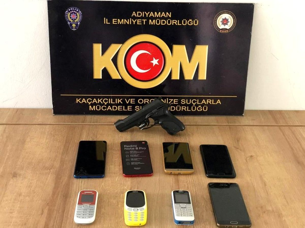 Adıyaman\'da kaçak cep telefonu ele geçirildi