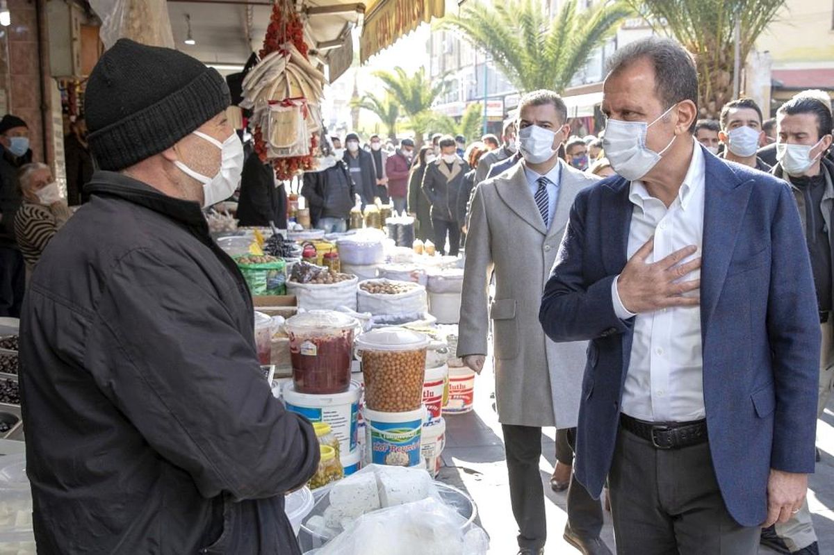 Başkan Seçer, Tarsus\'ta incelemelerde bulundu, esnafla buluştu