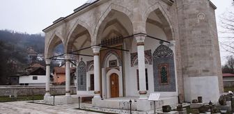Son Dakika | Bosna Hersek'teki tarihi Alaca Cami'nin minaresinde 'silahlı saldırı' kaynaklı hasar tespit edildi