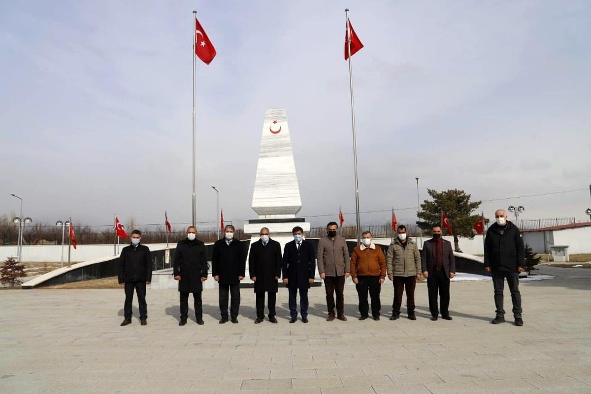 Erzincan\'da Gara şehitleri için helva dağıtıldı